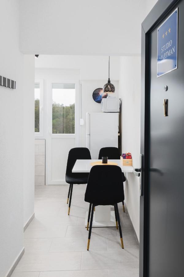 Studio Apartman Sirius Слунь Екстер'єр фото